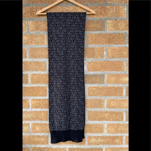 Henri Bendel winter scarf